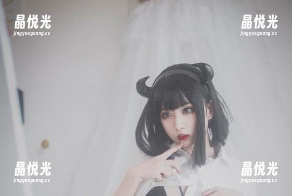 清颜颜子的圣诞COSTUME，原图和你的圣诞梦有点不搭噶？