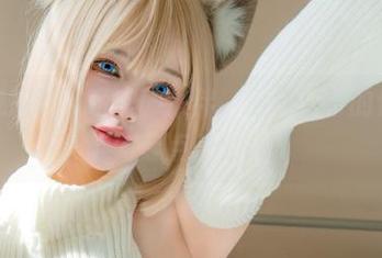 深蓝魅魔这位亲密的伙伴，狐洛洛子的作品总能勾起点什么呢？
