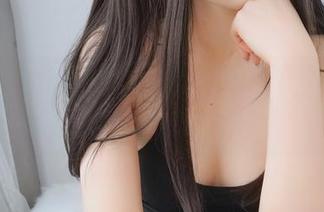 白银81的私拍图集：女仆2021，不穿衣服的假装乖巧