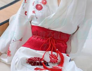 秀人网 – “工作不如穿丝袜”：Egg尤妮丝的定制作品，你敢不敢试试这些泡面感？