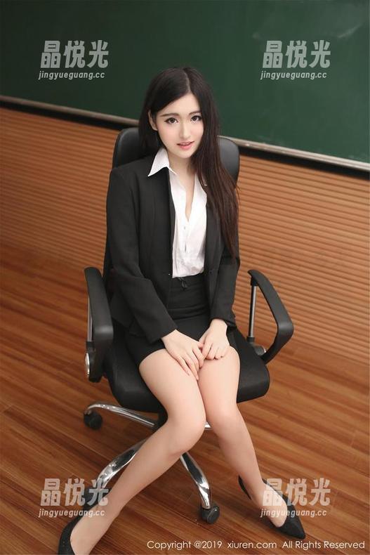 秀人网 - Emily顾奈奈酱双人写真，今天我们共同追梦，打怪升级！
