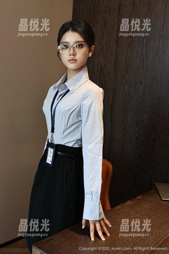 秀人网 - 另类美学，就是阿朱啊夏日写真合集，仿佛风都能说话。