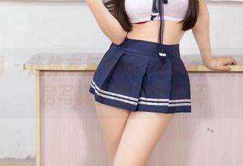 秀人网 – 连体衣与楚恬Olivia的戏谑：私房写真里的暗潮汹涌