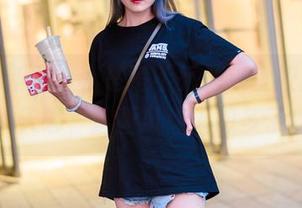 图库更新了，秋楚楚不秃头换上校服，哦天哪，这画风让人想多了