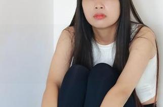 绮梦摄影 – 在线上逛，瞥见幼幼的套装写真，脑海中不禁浮现穿搭的无限可能。