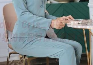 花漾show – Cris_卓娅祺校服私房图集，曾经的青涩好像都被她点燃了…
