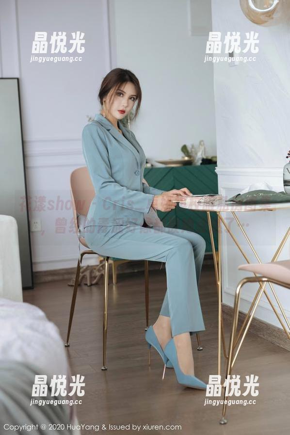花漾show - Cris_卓娅祺校服私房图集，曾经的青涩好像都被她点燃了…