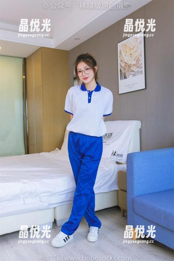 袜啵啵 - 美图代表奶油的黑丝打底，脚尖加固款其实是为爱腿趣服务！