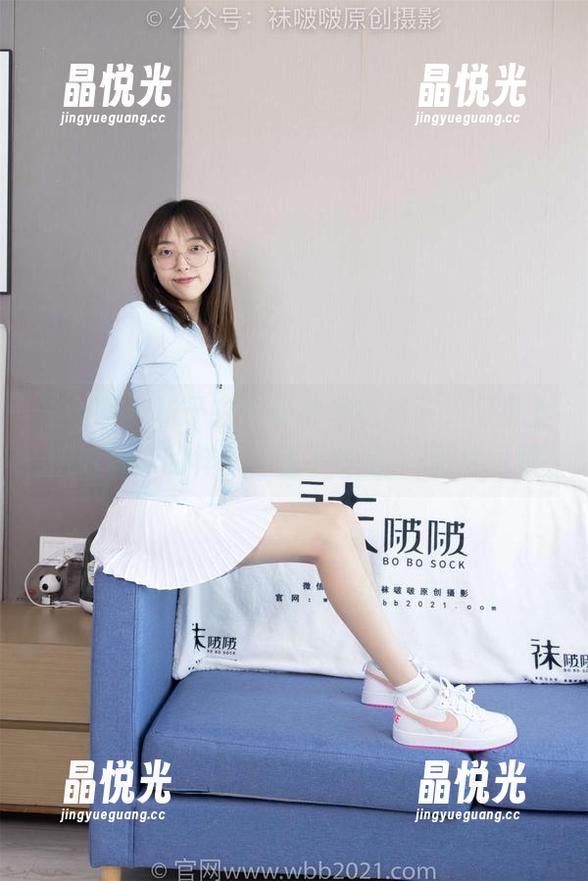袜啵啵 - 稚予在白棉袜里的样子，和我上班时赖床的样子…差不多吧？-图片回顾