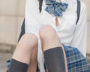 西园寺南歌的COS照：被“毒苹果”吸引的翩翩大凤