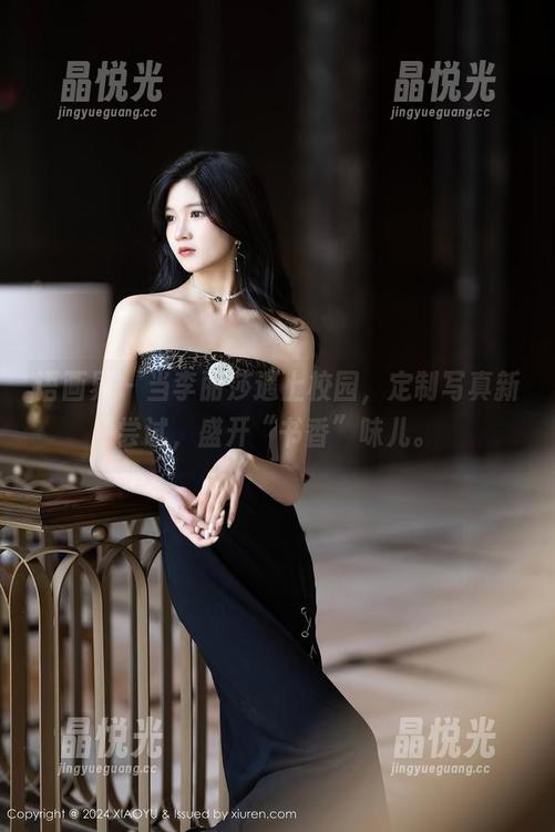 语画界-李丽莎 语画界 - 当李丽莎遇上校园,定制写真新尝试,盛开“书香”味儿。