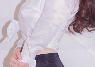 轰趴猫 – 当曲曲遇上女王，最新美图让人想问：还有谁能比她更绝？