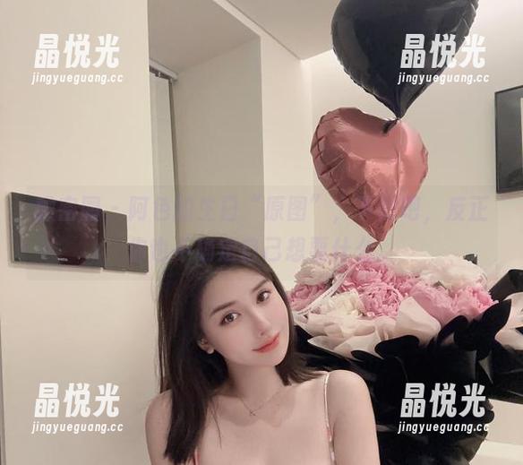 微密圈 - 阿色的生日“原图”，下载吧，反正你也不确定自己想要什么。