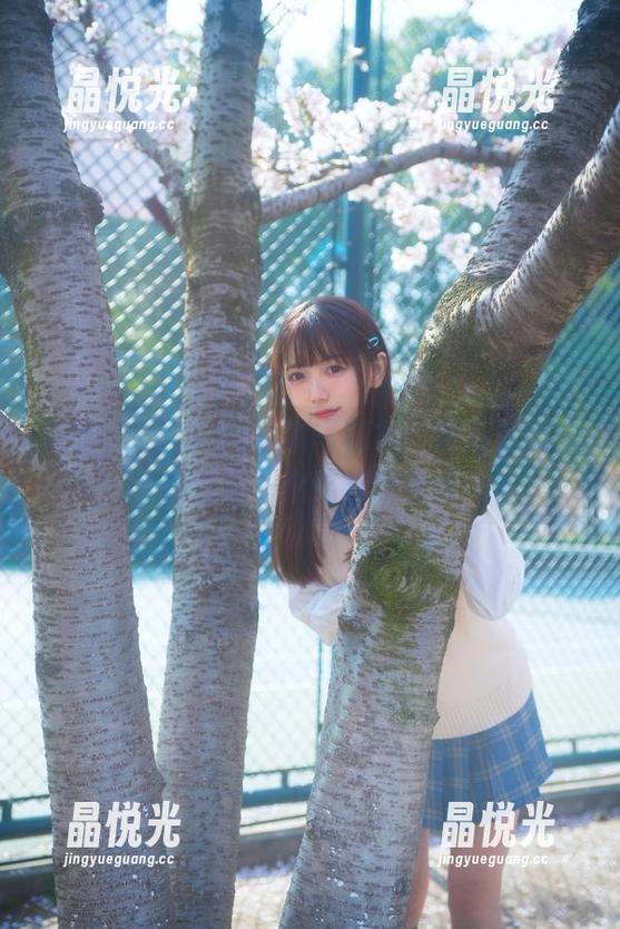 陆卿卿kyokyo短裤写真集：然后你就会想要有一个这样的夏天