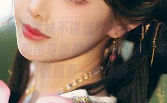 2022年，雯妹不讲道理的自拍礼包走心不走脸，美图每张都有点小心意，照片里悄悄藏着一种温暖。