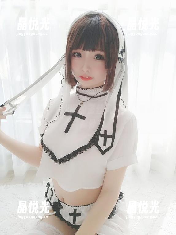 香川澪 高清绽放:香川澪的蕾丝风暴,性感而不露骨