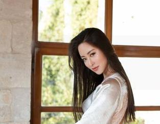 魅妍社 – 穆菲菲女仆写真精选——扫把借我一下，神奇的灵动起来了