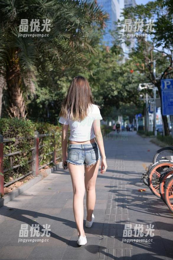 魔镜街拍 - 看！婷婷的粉裙私拍，销售主管也有不一样的小心思
